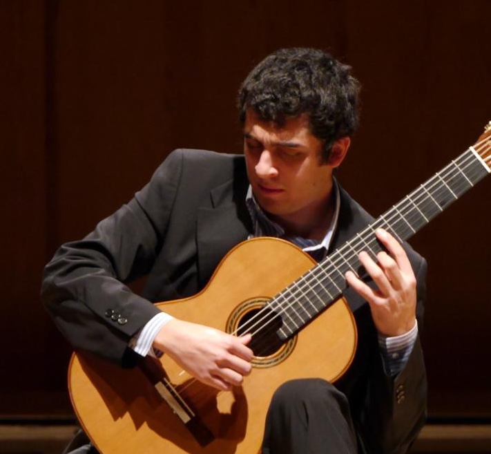 Cem Çeliksırt - Solist (Gitar)
